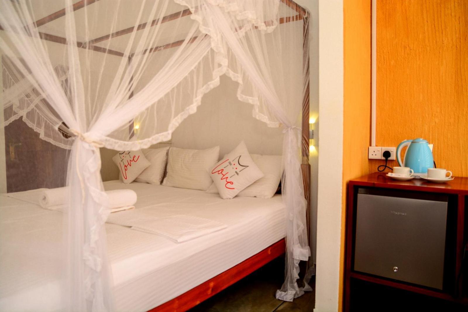 Coconut Style Restaurant & Milinda Guest Hotel Unawatuna Kültér fotó