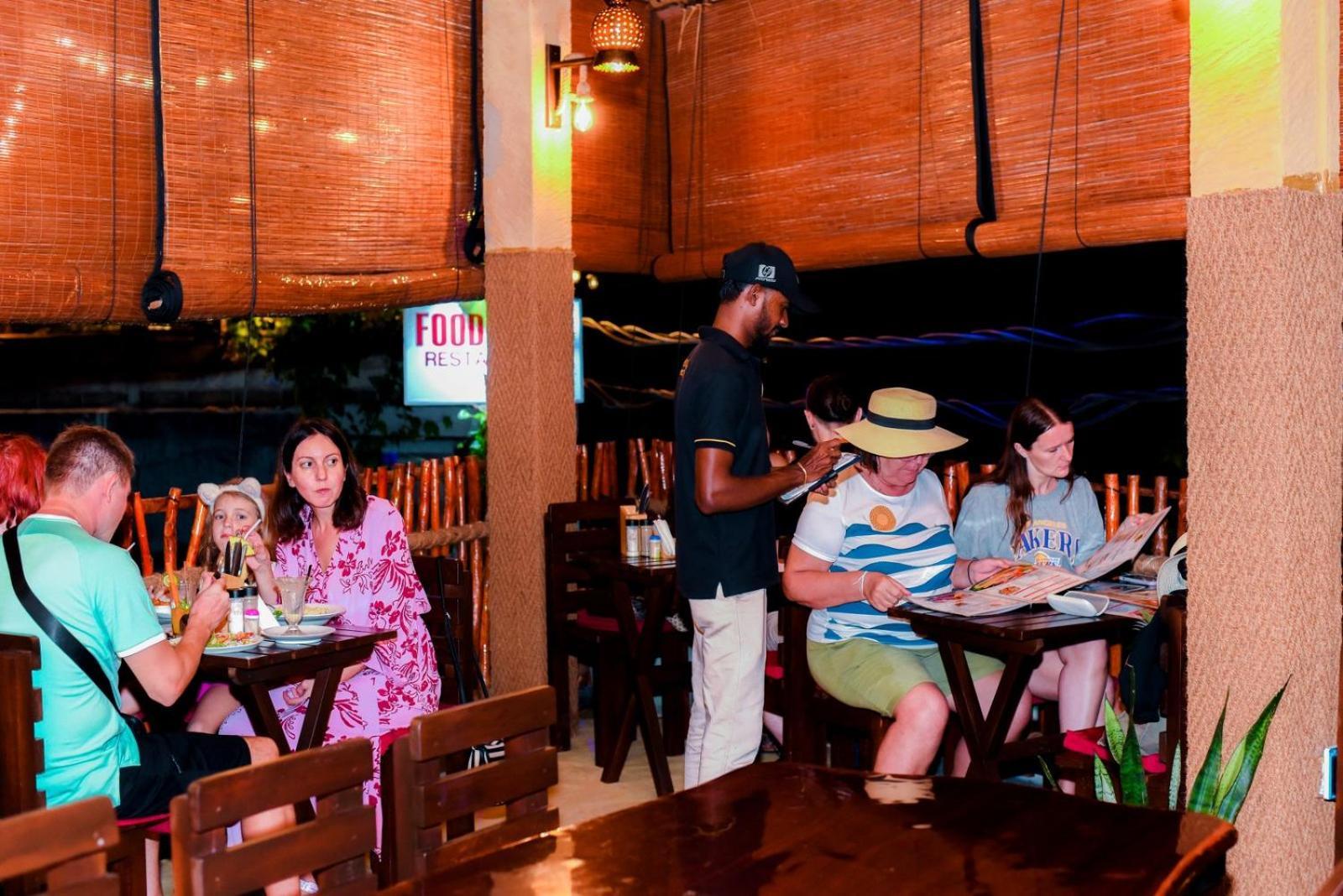 Coconut Style Restaurant & Milinda Guest Hotel Unawatuna Kültér fotó