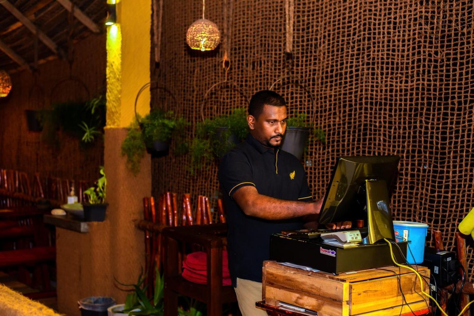 Coconut Style Restaurant & Milinda Guest Hotel Unawatuna Kültér fotó